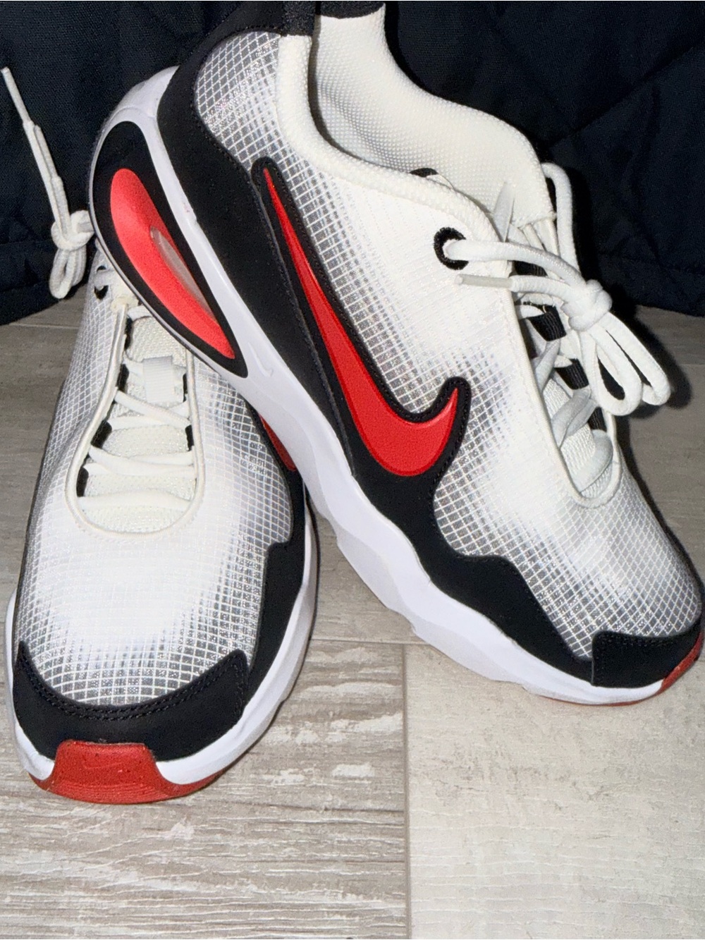 Nike Air Max Nova GS White University Red Black Kids 5Y FN4446-100 NIB